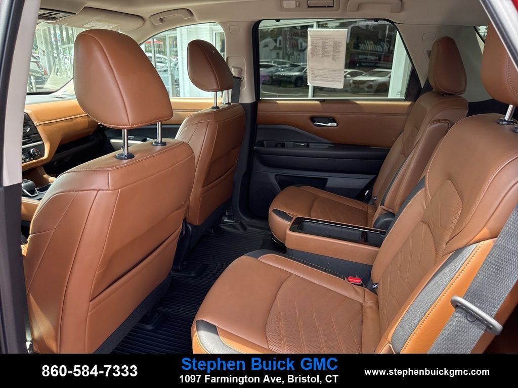 Vehicle image 11 of 29