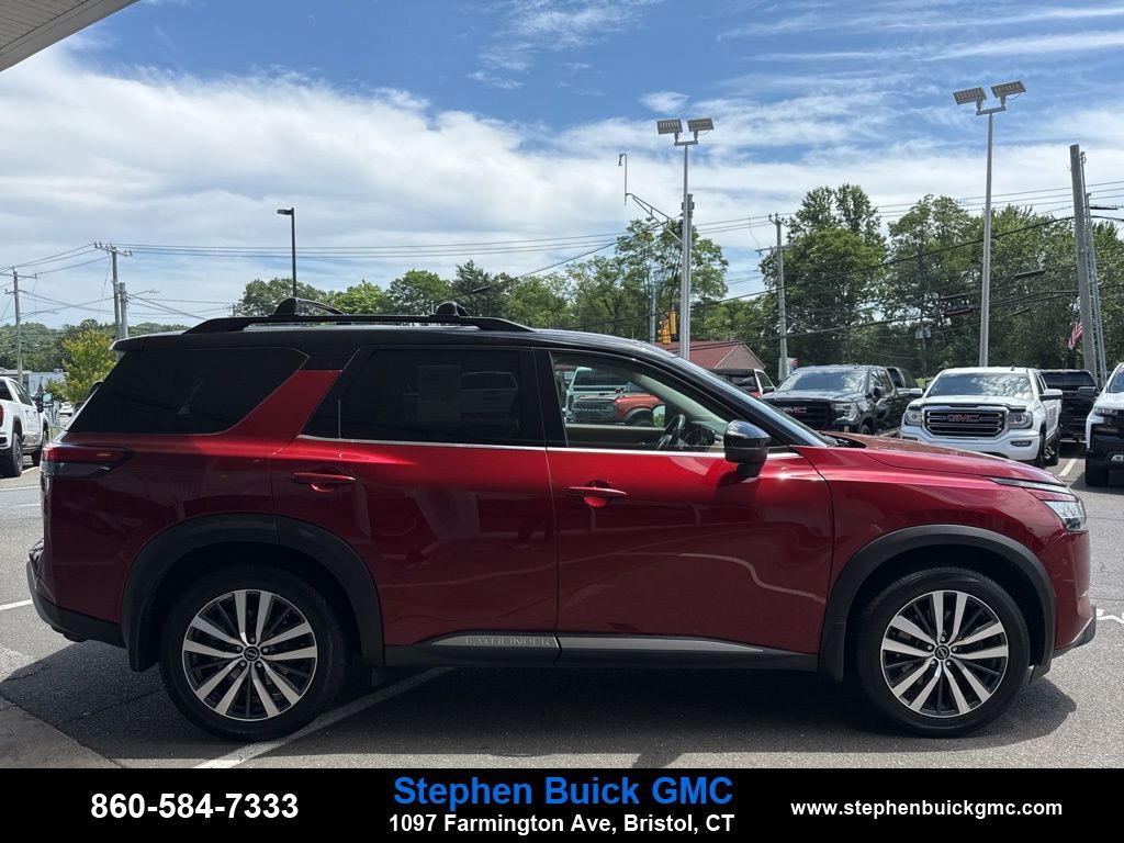 Vehicle image 4 of 29