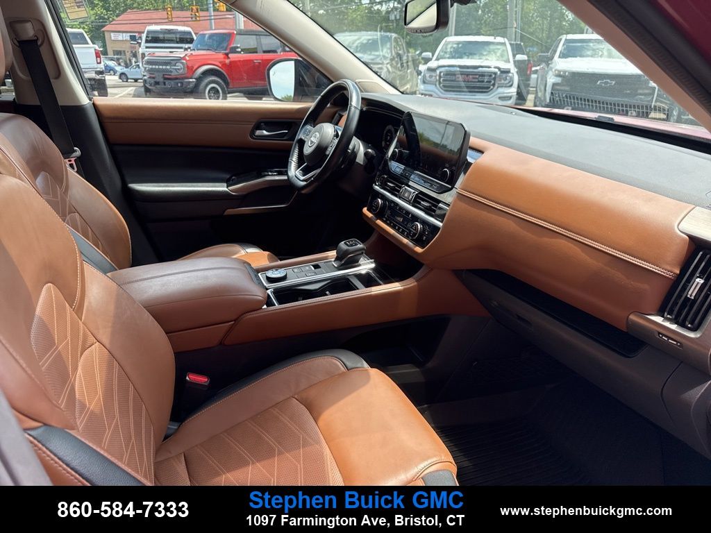 Vehicle image 28 of 29