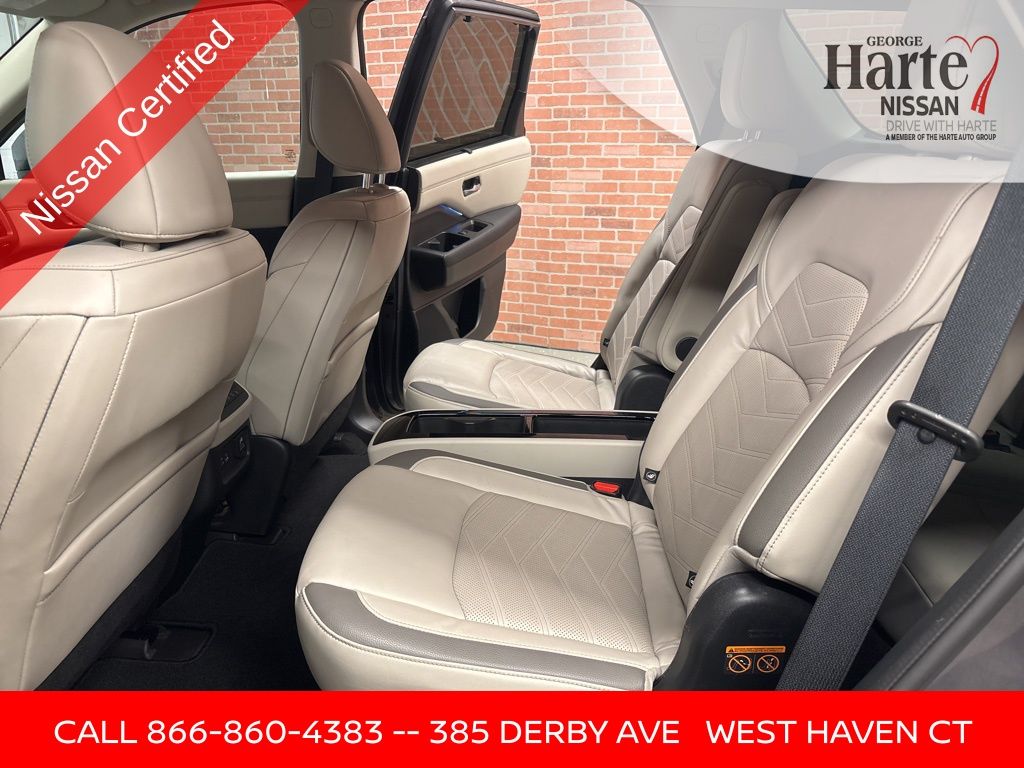 Vehicle image 22 of 71