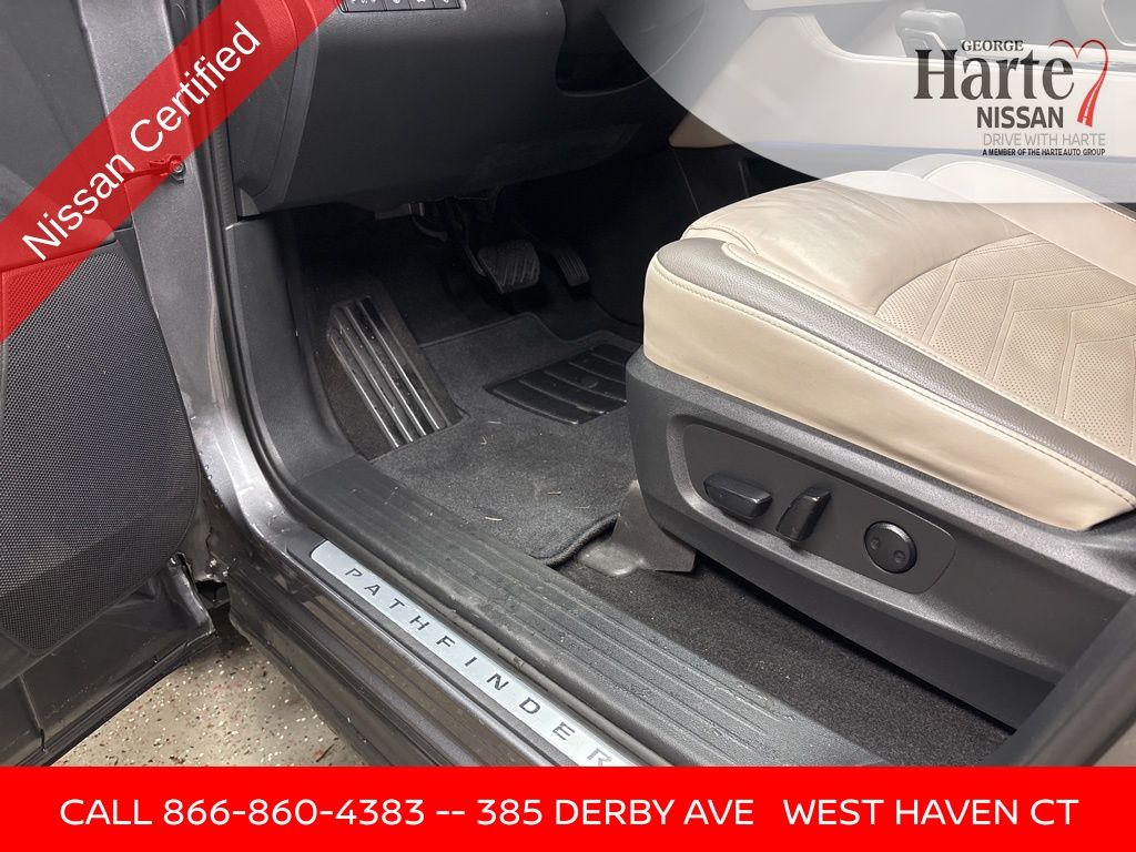 Vehicle image 20 of 71