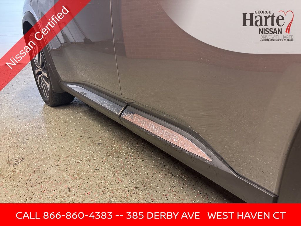 Vehicle image 47 of 71