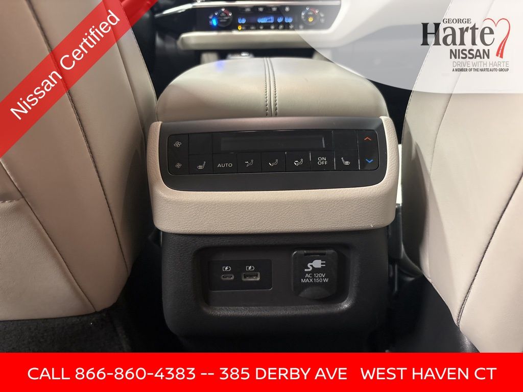 Vehicle image 24 of 71