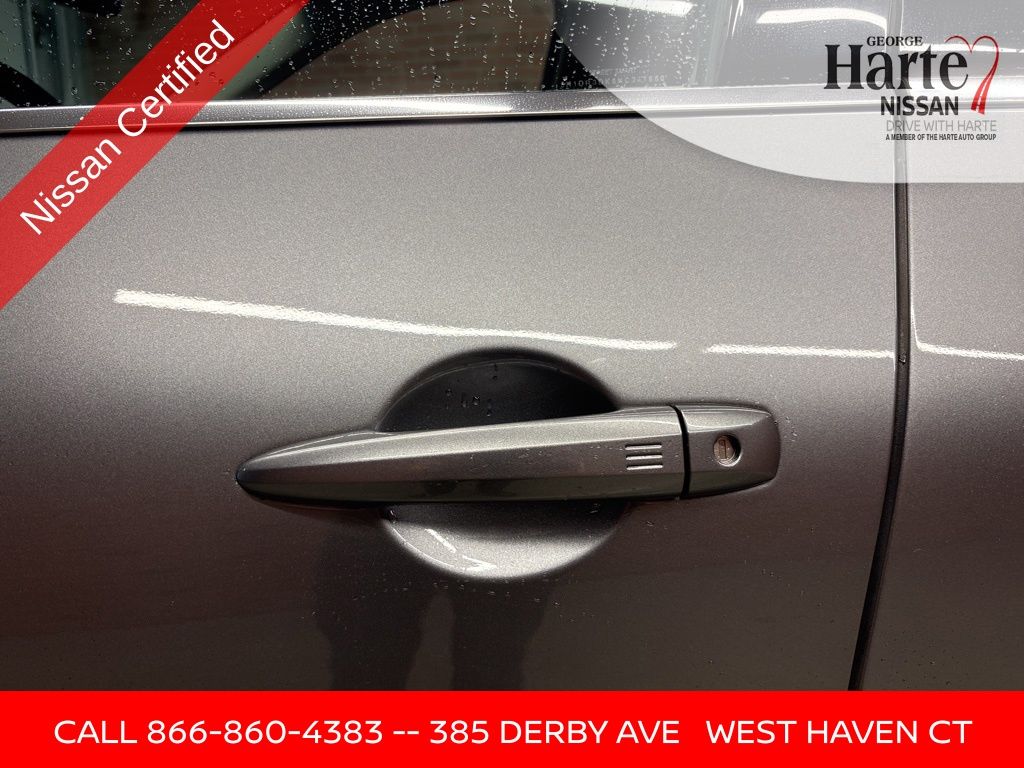 Vehicle image 46 of 71
