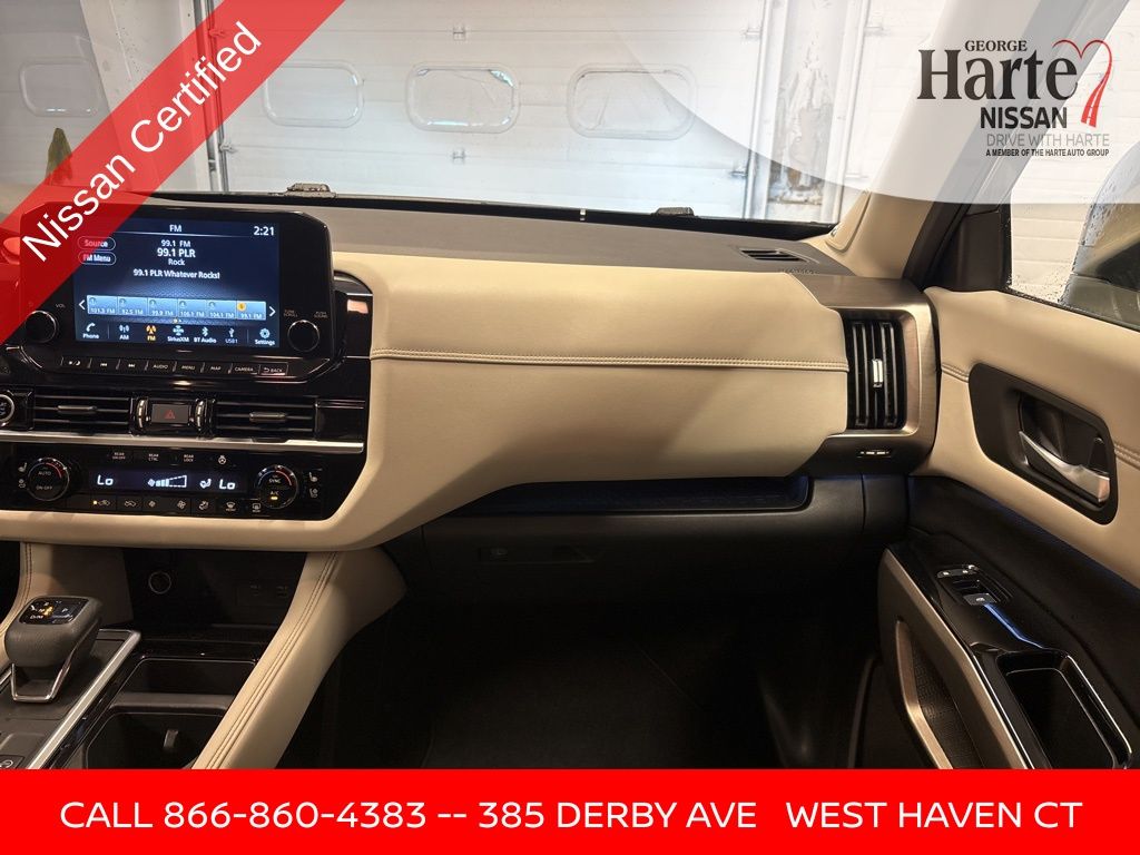 Vehicle image 35 of 71