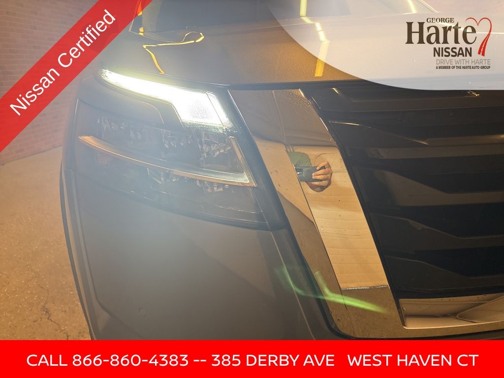 Vehicle image 38 of 71