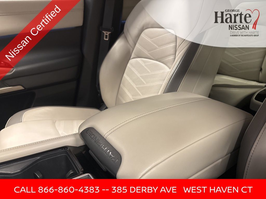 Vehicle image 15 of 71