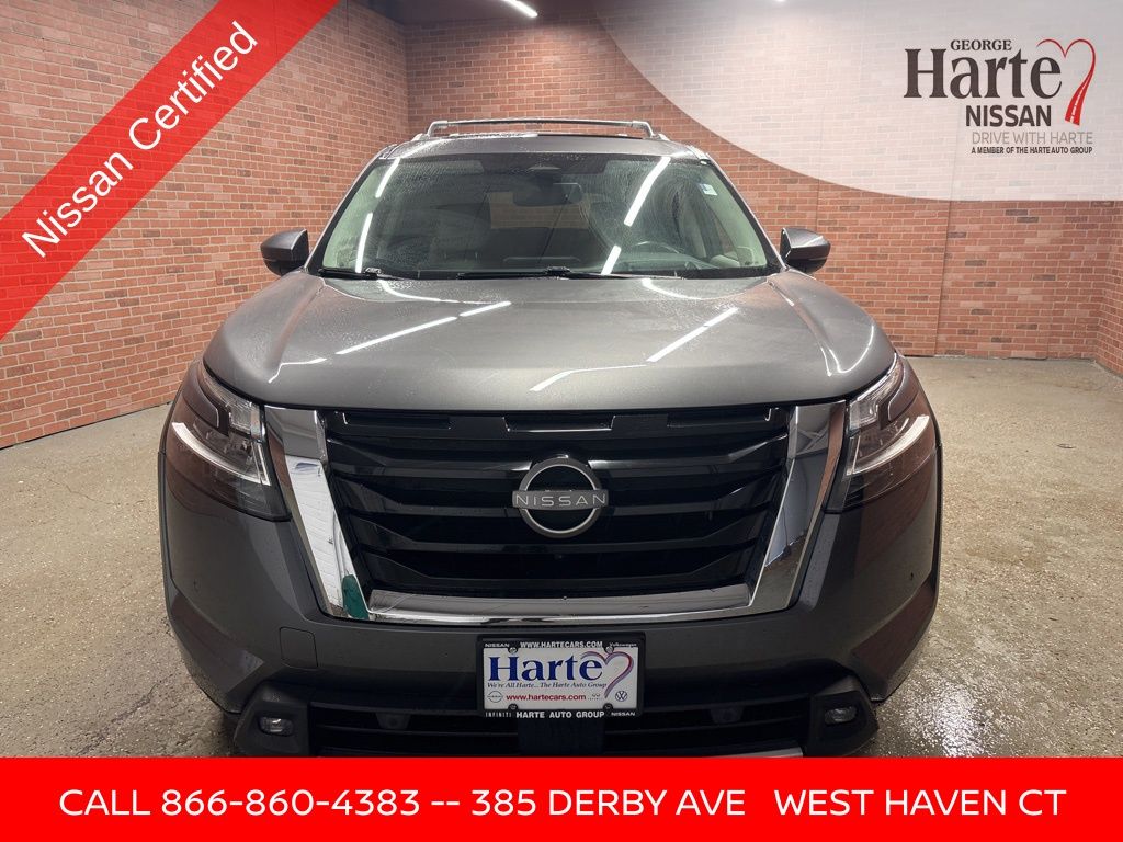 Vehicle image 2 of 71