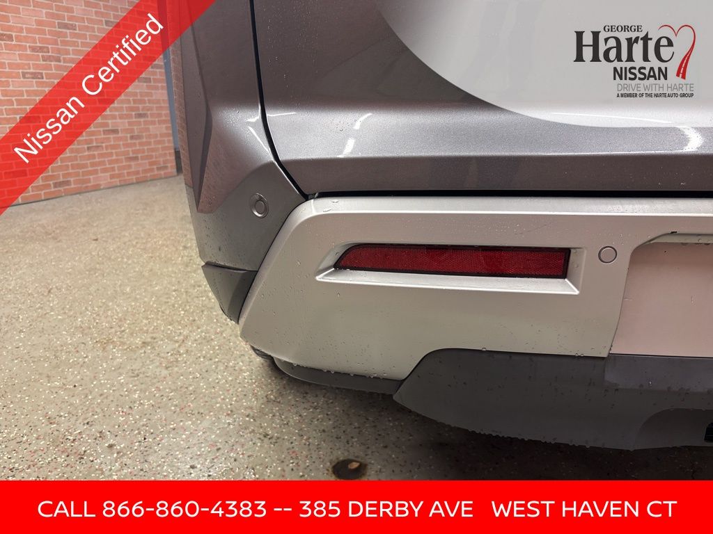 Vehicle image 6 of 71