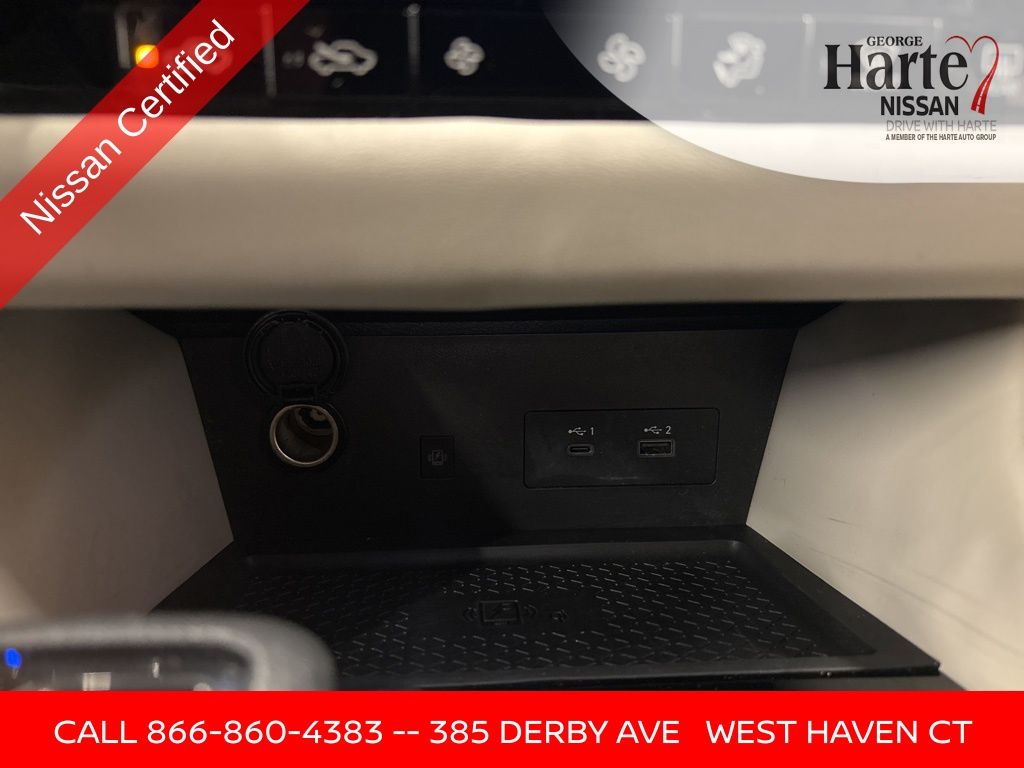 Vehicle image 13 of 71