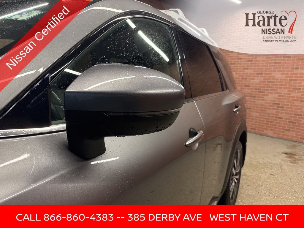 Vehicle image 45 of 71