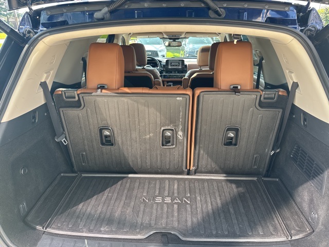 Vehicle image 9 of 23