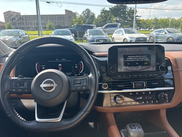 Vehicle image 12 of 23
