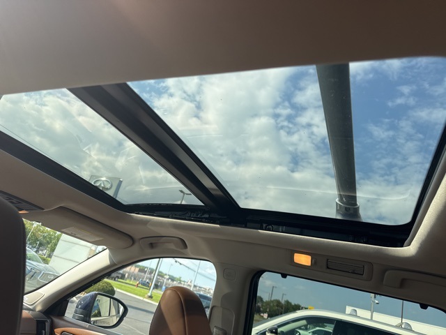 Vehicle image 13 of 23