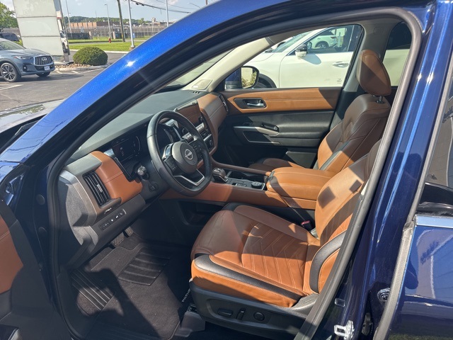 Vehicle image 22 of 23