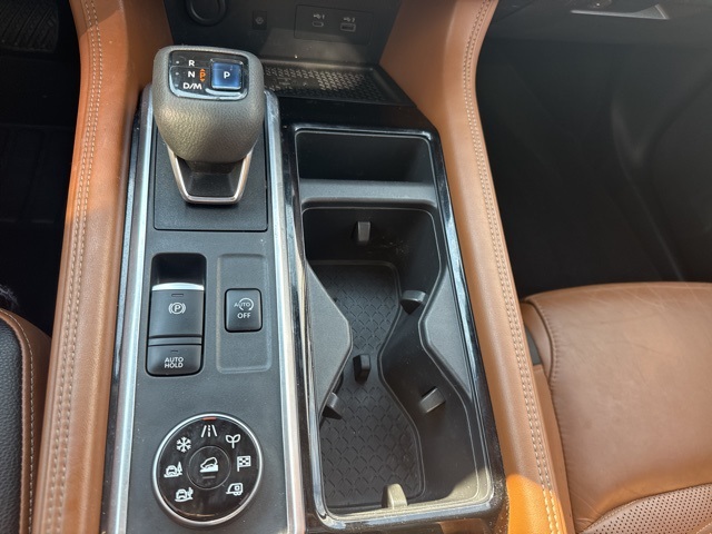 Vehicle image 18 of 23