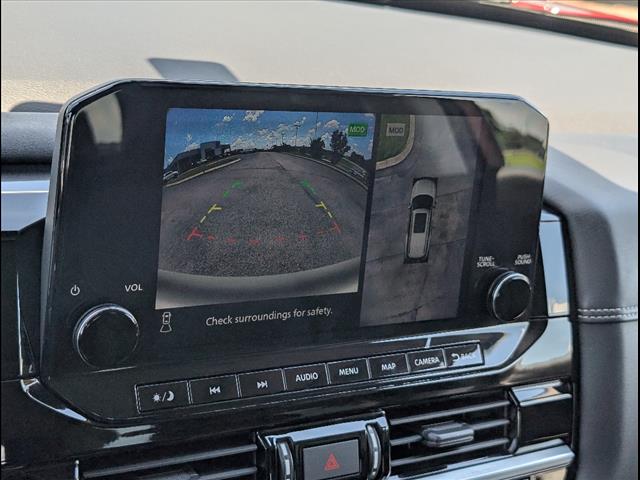 Vehicle image 13 of 21