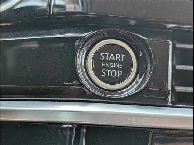 Vehicle image 16 of 21