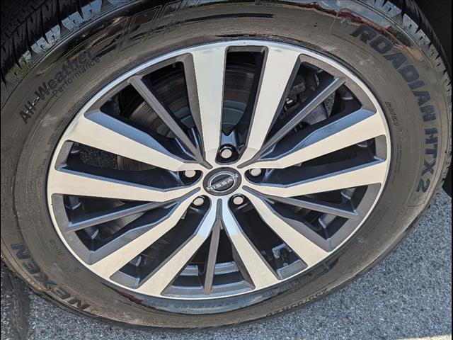 Vehicle image 7 of 21