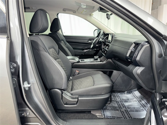 Vehicle image 12 of 23