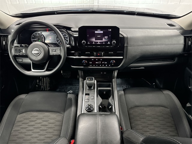 Vehicle image 15 of 23