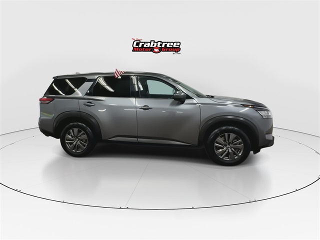 Vehicle image 5 of 23