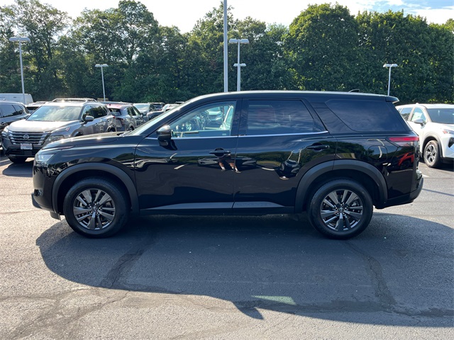 Vehicle image 7 of 27