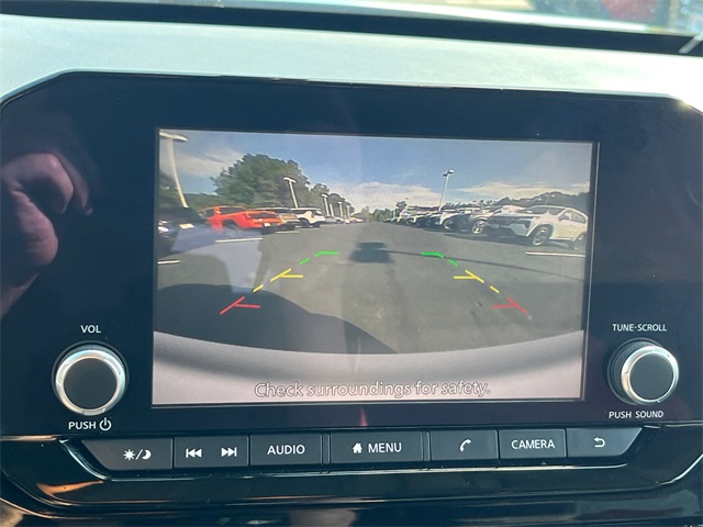 Vehicle image 20 of 27