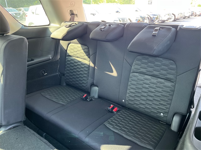 Vehicle image 11 of 27