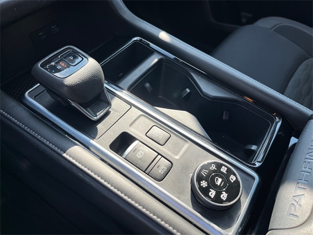 Vehicle image 22 of 27