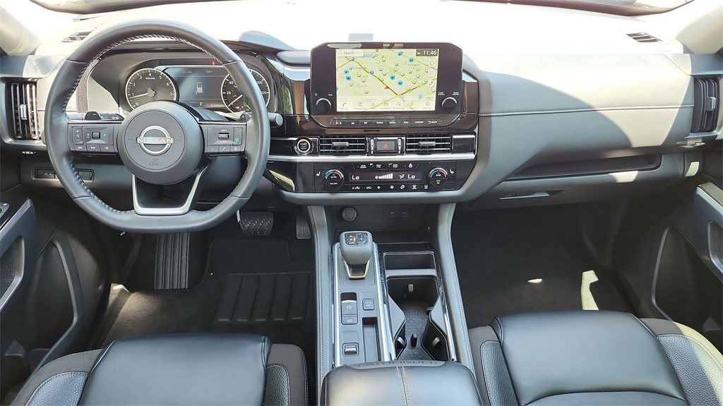 Vehicle image 18 of 42