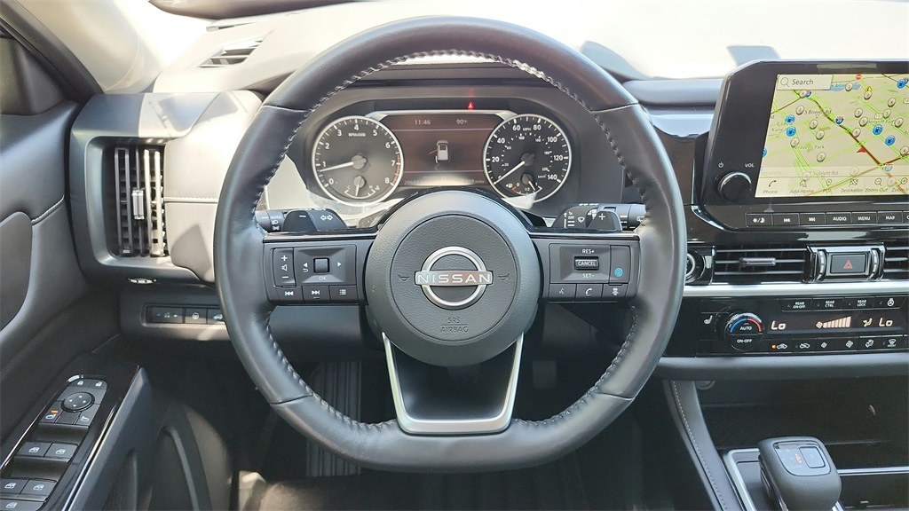 Vehicle image 40 of 42