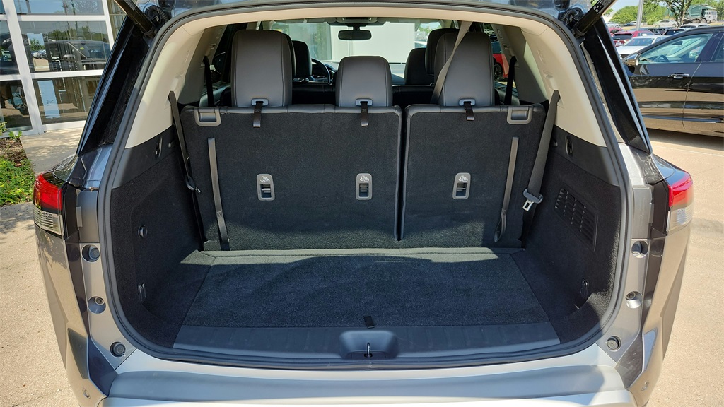 Vehicle image 10 of 42