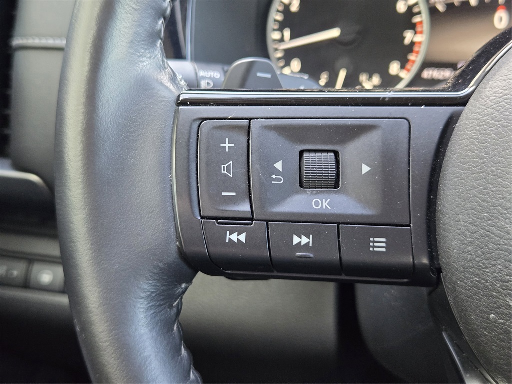 Vehicle image 25 of 30