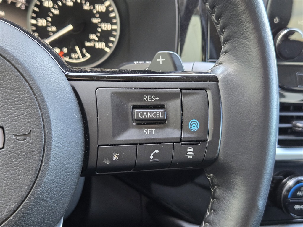 Vehicle image 26 of 30