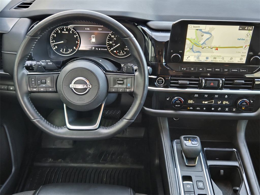 Vehicle image 24 of 30