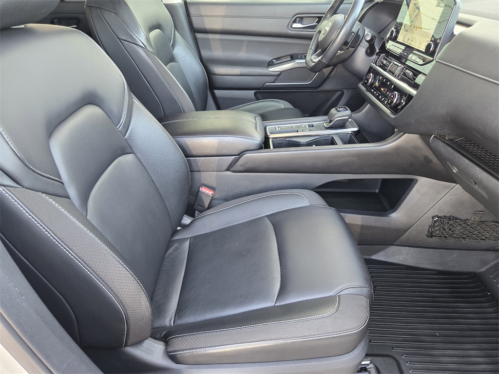 Vehicle image 13 of 30