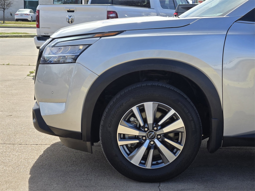 Vehicle image 6 of 30