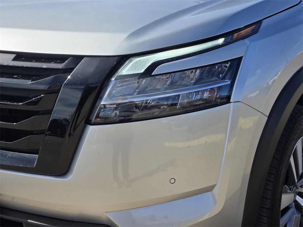 Vehicle image 7 of 30