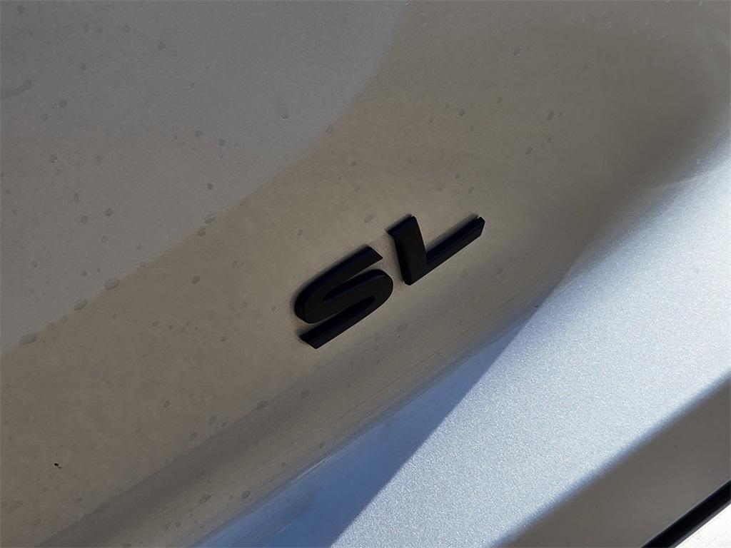 Vehicle image 10 of 30