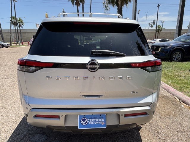 Vehicle image 4 of 15