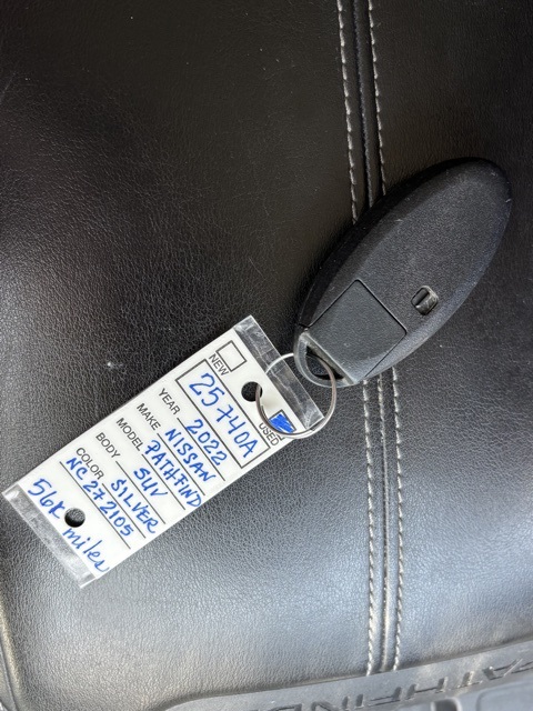 Vehicle image 13 of 15