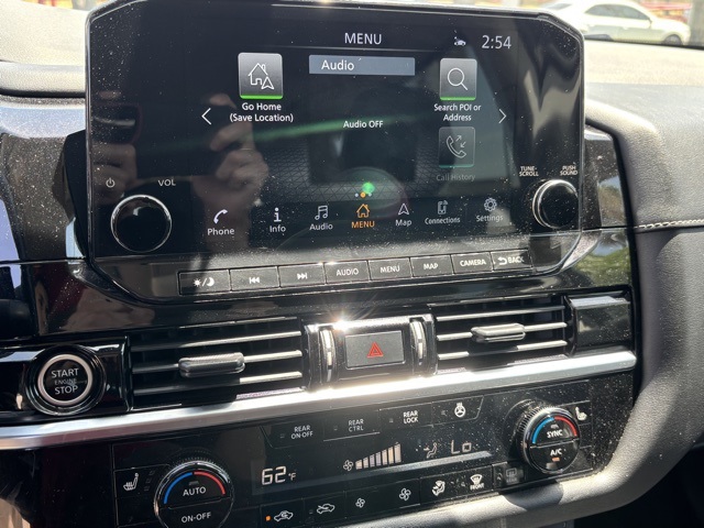 Vehicle image 11 of 15