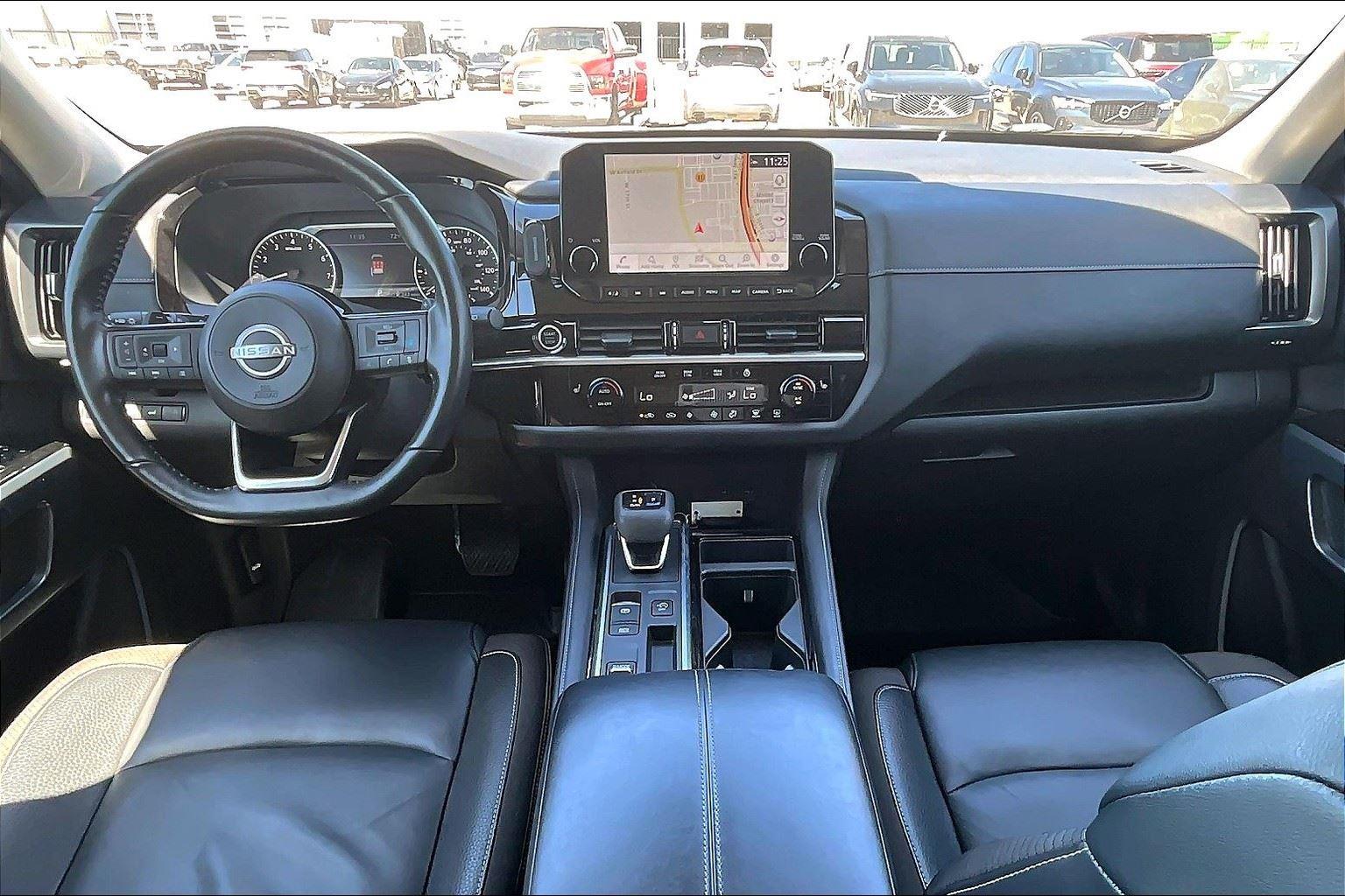 Vehicle image 19 of 42
