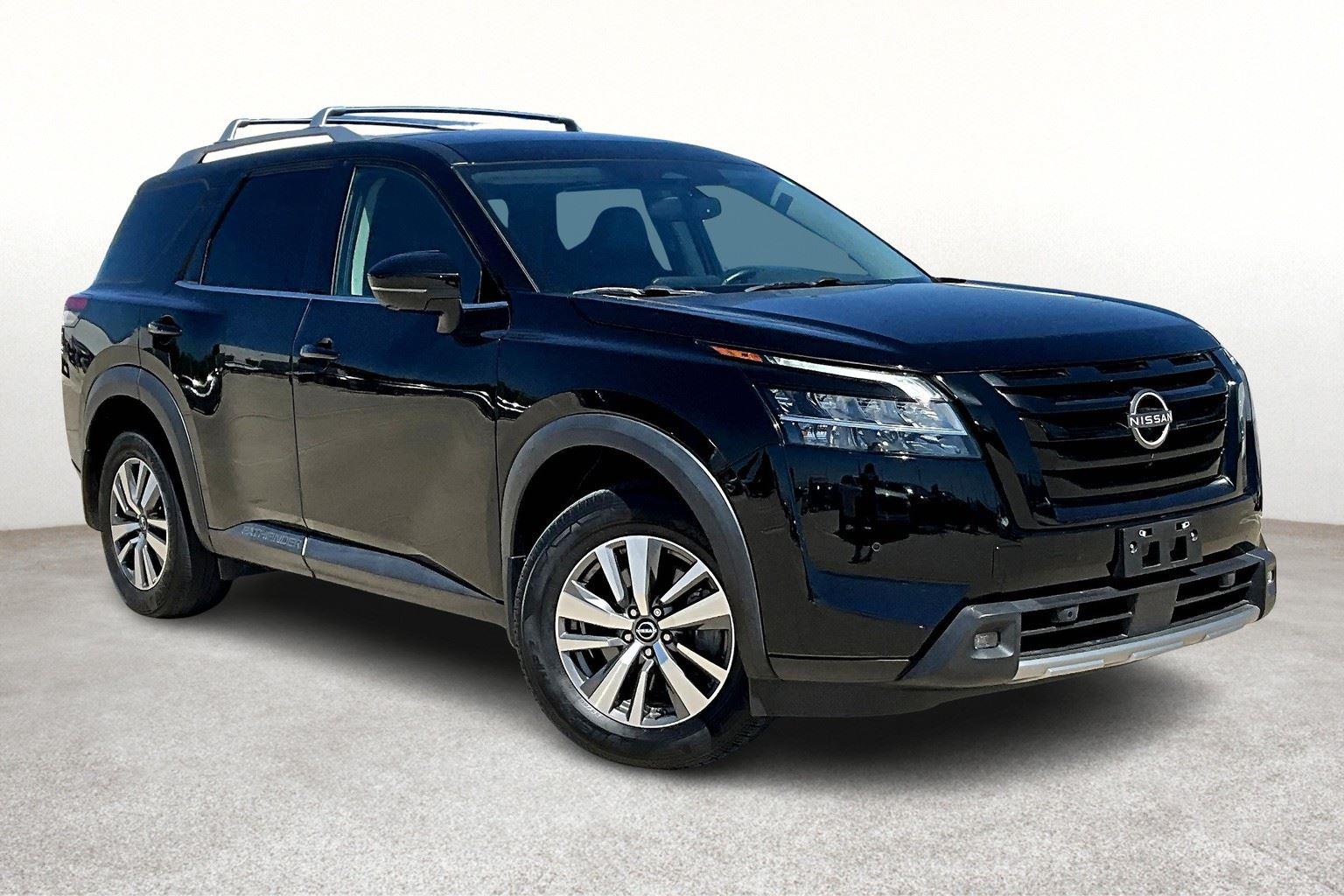 Vehicle image 3 of 42
