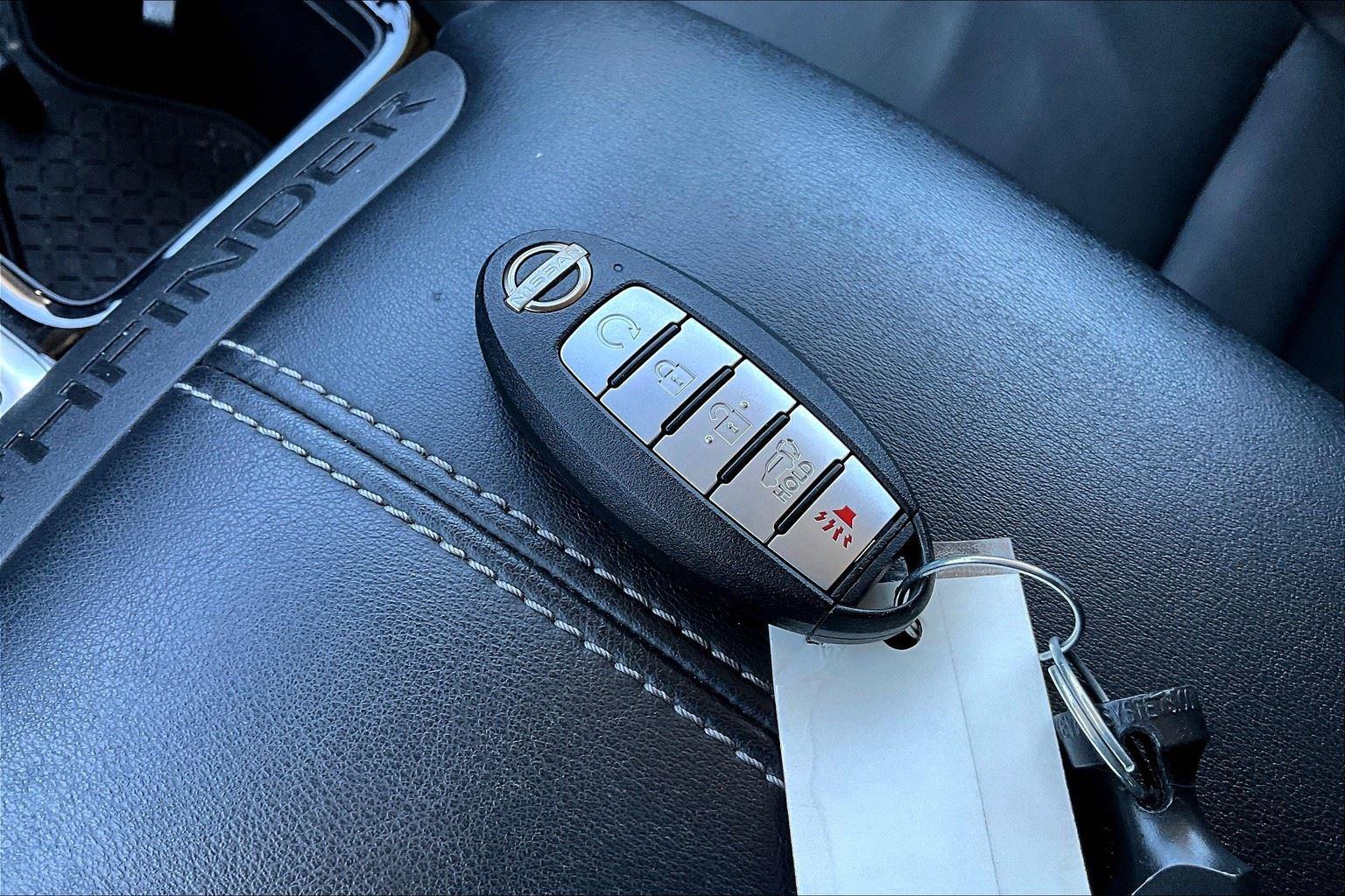 Vehicle image 15 of 42