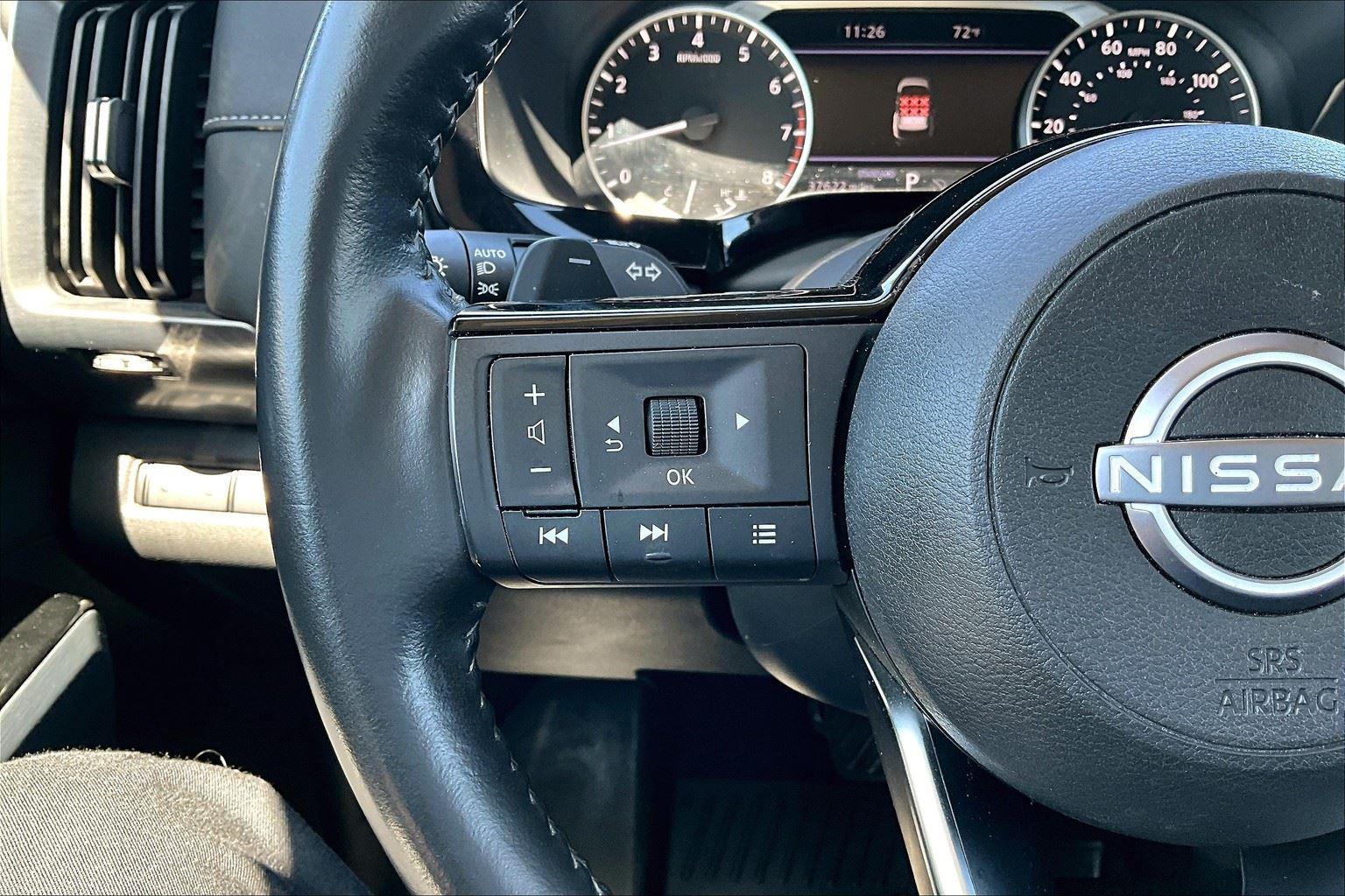 Vehicle image 24 of 42