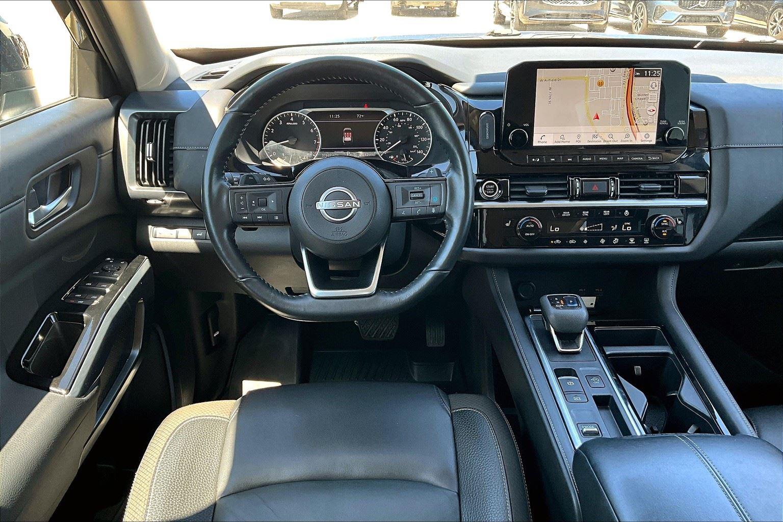 Vehicle image 9 of 42