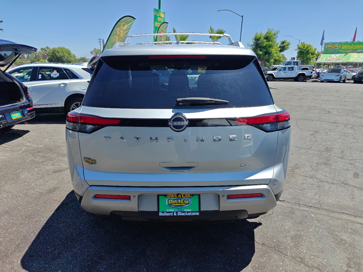 Vehicle image 9 of 35