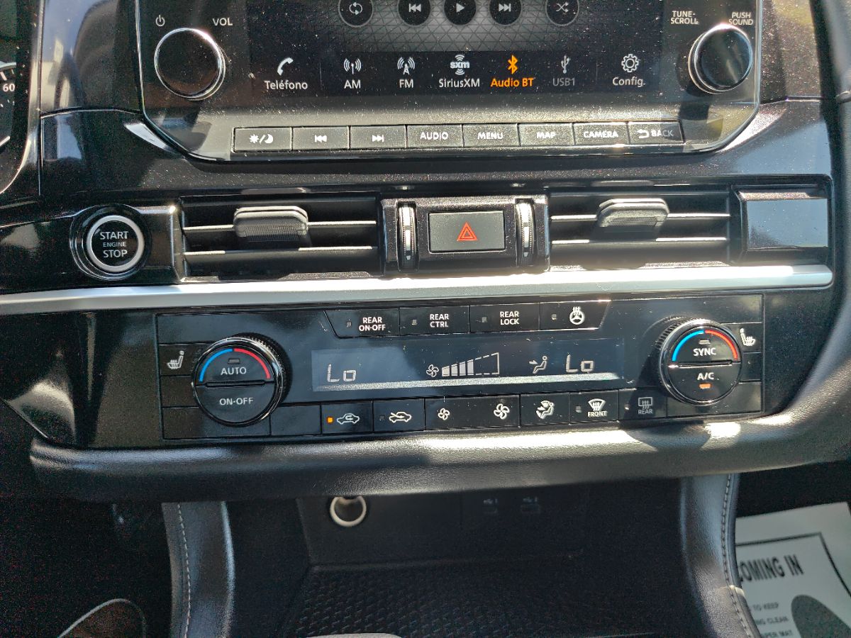 Vehicle image 33 of 35